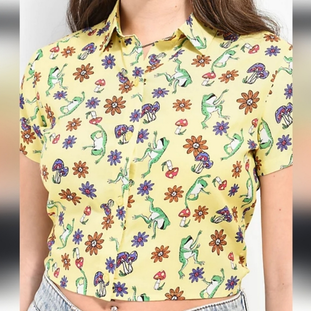 ALab Zumiez Goldie Frog Button Front Top Mushrooms Daisies Psychedelic Yellow